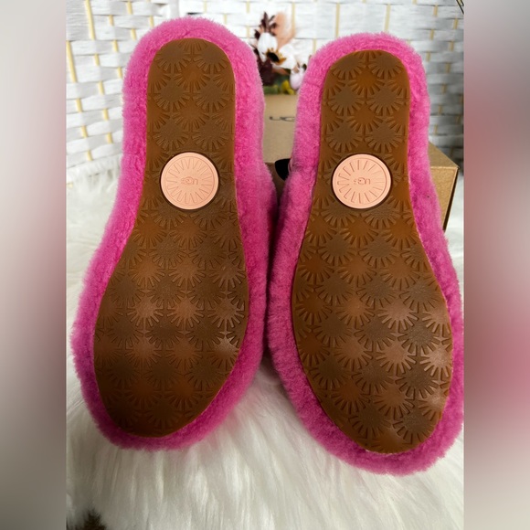 Excellent Condition- UGG Fluff Yeah Multi-Color Fur Platform Slides - Picture 4 of 4